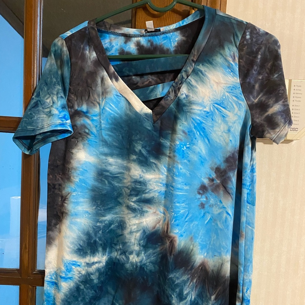 White Birch Nwot Buttery Soft Tie Dye Top